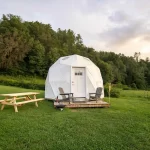 Perbedaan Camping, Glamping, dan RV Camping di Asheville